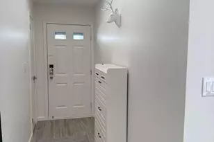 187 Tulip Ln, Freehold, NJ 07728 - Photo 2