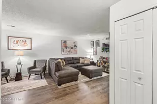 26 Copley Ct, Freehold, NJ 07728 - Photo 6