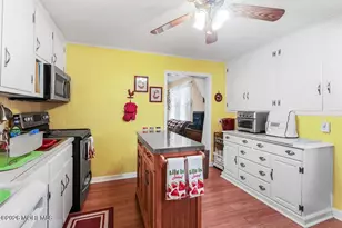 8 N Chestnut Street N, Hazlet Township, NJ 07730 - Photo 10