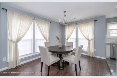 25 Duncan Way, Freehold, NJ 07728 - Photo 2