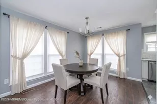 25 Duncan Way, Freehold, NJ 07728 - Photo 2