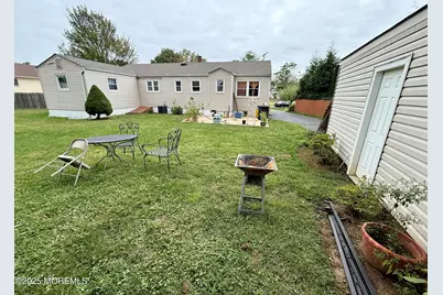 25 Lawrence Place, Freehold, NJ 07728 - Photo 14