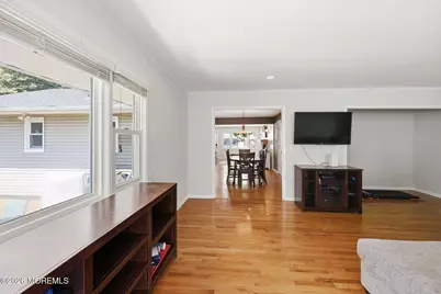 575 Garfield Avenue, Belford, NJ 07718 - Photo 12