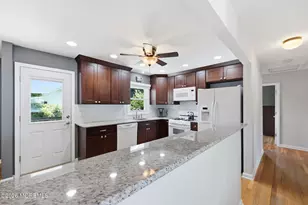 575 Garfield Ave, Belford, NJ 07718 - Photo 10