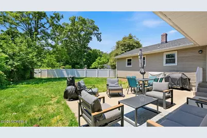 575 Garfield Avenue, Belford, NJ 07718 - Photo 34
