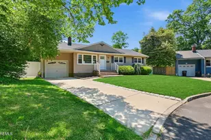 575 Garfield Ave, Belford, NJ 07718 - Photo 2