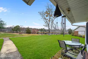 588A Lake Point Dr, Lakewood, NJ 08701 - Photo 10