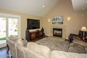 26 Patterson Dr, Freehold, NJ 07728 - Photo 12