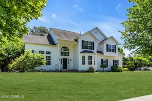 46 Woodview Dr, Howell Township, NJ 07731 - Photo 2
