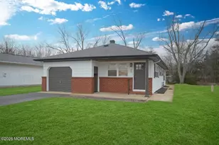 95 Barbados Dr S, Toms River Township, NJ 08757 - Photo 2