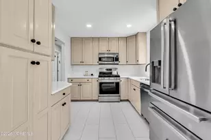 [Address not provided], Manalapan Township, NJ 07726 - Photo 24