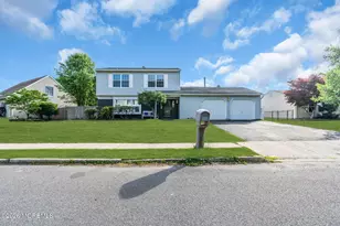 45 Peachstone Rd, Howell Township, NJ 07731 - Photo 4