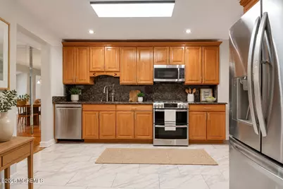 151 Chestnut Way, Manalapan Township, NJ 07726 - Photo 4