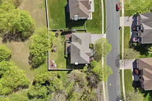 13 Bloomfield Rd, Manalapan Township, NJ 07726 - Photo 8