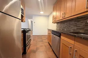 160 Cross Slope Ct, Manalapan Township, NJ 07726 - Photo 6