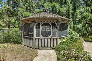 427 Fawns Run, Morganville, NJ 07751 - Photo 12