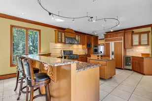 427 Fawns Run, Morganville, NJ 07751 - Photo 40