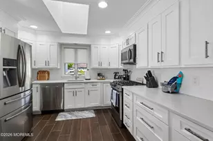 210 Deerfield Ln, Aberdeen Township, NJ 07747 - Photo 4