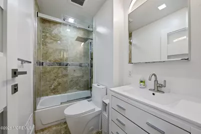 245 Jewett Avenue, Jersey City, NJ 07304 - Photo 10