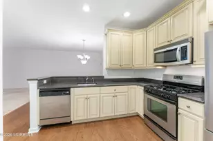 636 Sophee Ln, Lakewood, NJ 08701 - Photo 12