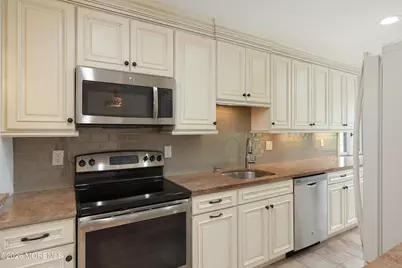 33 Andover Court, Red Bank, NJ 07701 - Photo 12