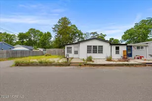 530 Bradley Blvd, Toms River Township, NJ 08753 - Photo 2