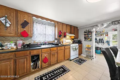 472 Buckelew Avenue, Monroe Township, NJ 08831 - Photo 12