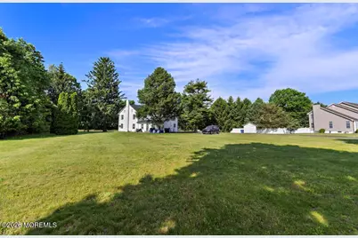 472 Buckelew Avenue, Monroe Township, NJ 08831 - Photo 2