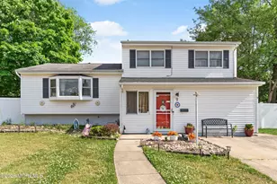 9 Marc St, Hazlet Township, NJ 07730 - Photo 2