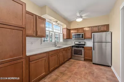 111 Bay Avenue, Highlands, NJ 07732 - Photo 10
