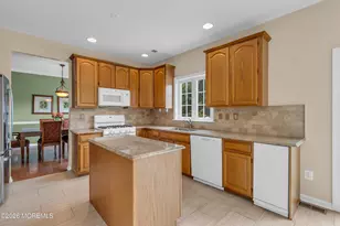 19 Outlook Ln, Freehold, NJ 07728 - Photo 14