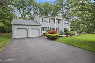 42 Saupe Dr, Manalapan Township, NJ 07726 - Photo 2