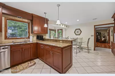 42 Saupe Drive, Manalapan Township, NJ 07726 - Photo 16