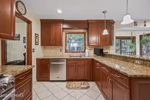 42 Saupe Dr, Manalapan Township, NJ 07726 - Photo 18