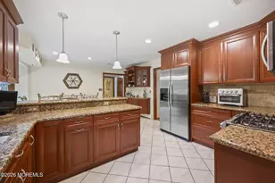 42 Saupe Dr, Manalapan Township, NJ 07726 - Photo 14