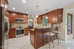 42 Saupe Dr, Manalapan Township, NJ 07726 - Photo 18