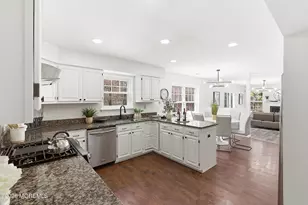 565 Buttonwood Dr, Jackson, NJ 08527 - Photo 10