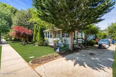24 Foster Street, Middletown, NJ 07701 - Photo 2