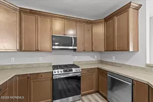136 Mill Pond Wy, Eatontown, NJ 07724 - Photo 10