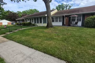 151B Buckingham Dr, Lakewood, NJ 08701 - Photo 2