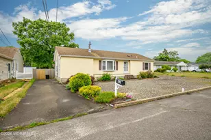 407 Sinclair Ave, Lanoka Harbor, NJ 08734 - Photo 2