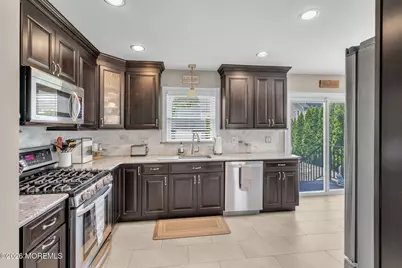 507 Thompson Place, Middletown, NJ 07748 - Photo 8