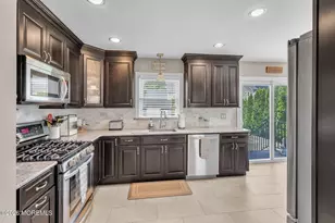 507 Thompson Pl, Middletown, NJ 07748 - Photo 8