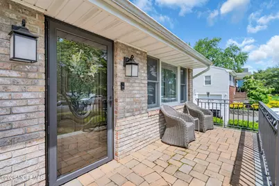 507 Thompson Place, Middletown, NJ 07748 - Photo 4