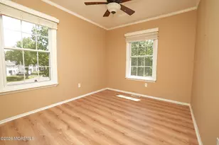 44 Alameda Ct, Eatontown, NJ 07724 - Photo 18
