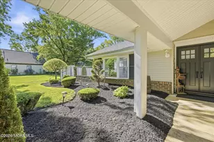 22 Ethan Allen Rd, Freehold, NJ 07728 - Photo 4