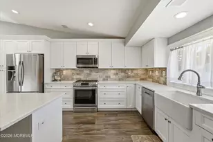22 Ethan Allen Rd, Freehold, NJ 07728 - Photo 8