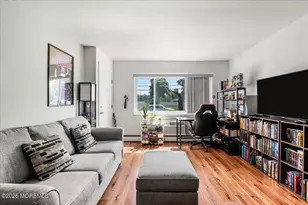 37 Laurel Pl, Eatontown, NJ 07724 - Photo 8