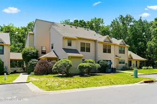 204 Larkspur Ln, Jackson, NJ 08527 - Photo 2