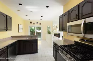 2811 Ice House Ct, Freehold, NJ 07728 - Photo 8